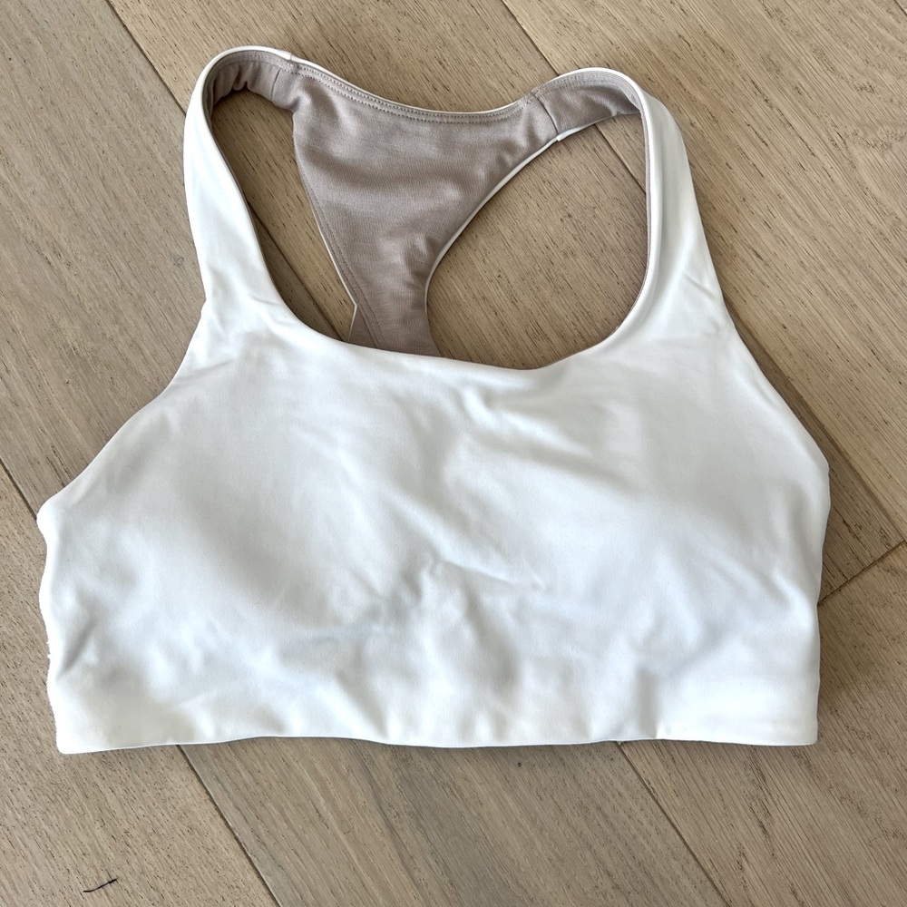 Lululemon Invigorate Bra with Clasp